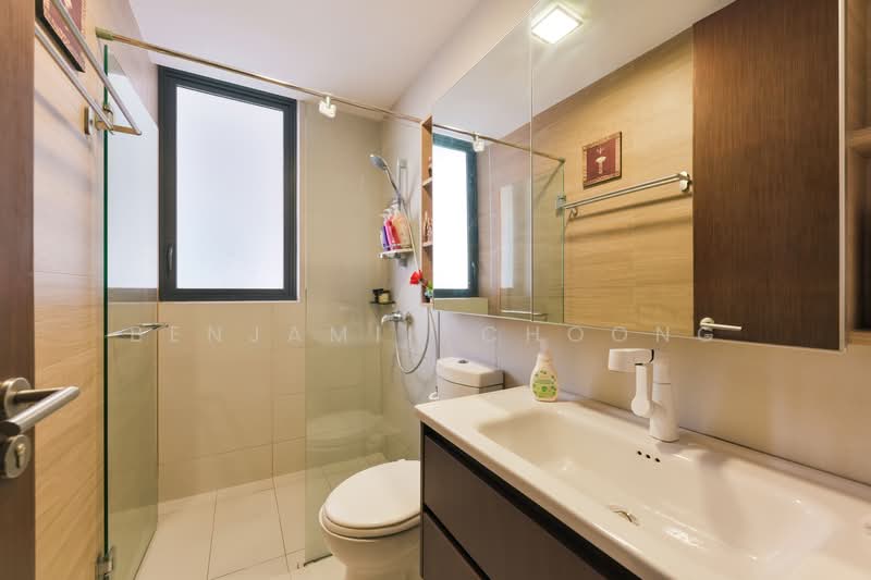 Cheap, best stack, premium 3br with Utility, 2 balcony in Dairy Farm For Sale! Condominium For Sale at S$ 1,999,999 | PropertyGuru Singapore - Bathroom