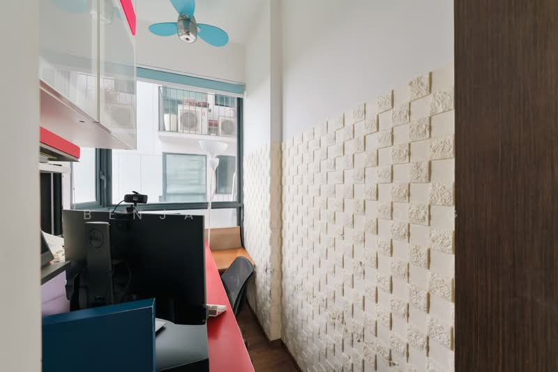 Cheap, best stack, premium 3br with Utility, 2 balcony in Dairy Farm For Sale! Condominium For Sale at S$ 1,999,999 | PropertyGuru Singapore - Study