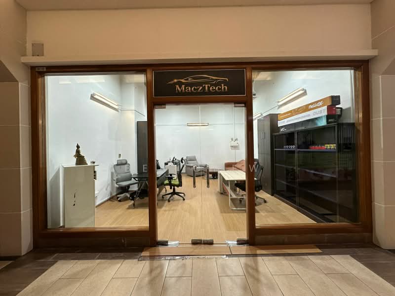 Burlington Square, 175 Bencoolen Street, 377 sqft, Mall Shop For Sale, by Ben Chew, 500074494 - Interior - CommercialGuru.com.sg