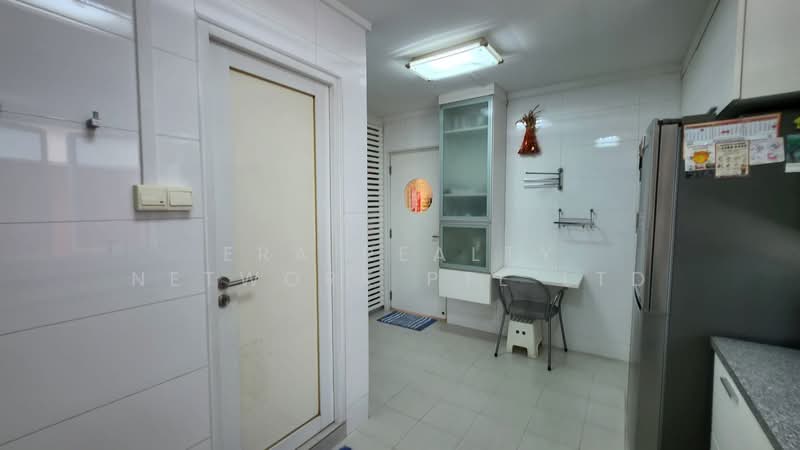 634 Bedok Reservoir Road HDB Flat For Sale at S$ 1,200,000 | PropertyGuru Singapore - Kitchen