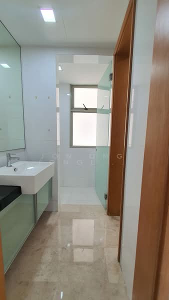 The Calrose Condominium For Sale at S$ 3,480,000 | PropertyGuru Singapore - Bathroom