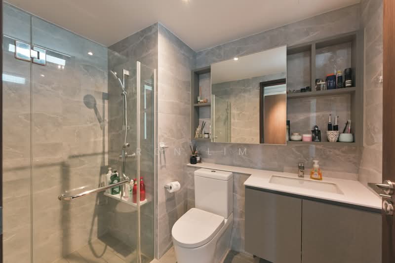 The Brownstone Executive Condominium For Sale at S$ 1,600,000 | PropertyGuru Singapore - Bathroom