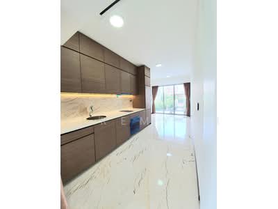 For Rent - Queens Peak