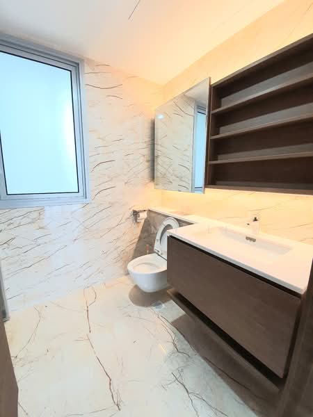 Queens Peak, 1 Dundee Road, 2 Bedrooms, 775 sqft, Condominium For Rent, by Jeremy Li, 500074533 - Bathroom - PropertyGuru.com.sg