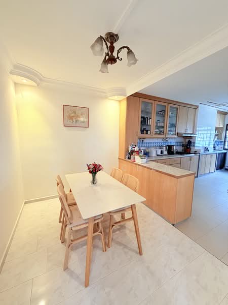412 Pasir Ris Drive 6 HDB Flat For Sale at S$ 670,000 | PropertyGuru Singapore - Dining Room