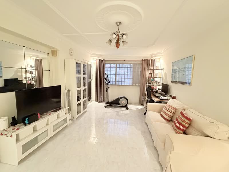 412 Pasir Ris Drive 6 HDB Flat For Sale at S$ 670,000 | PropertyGuru Singapore - Living Room