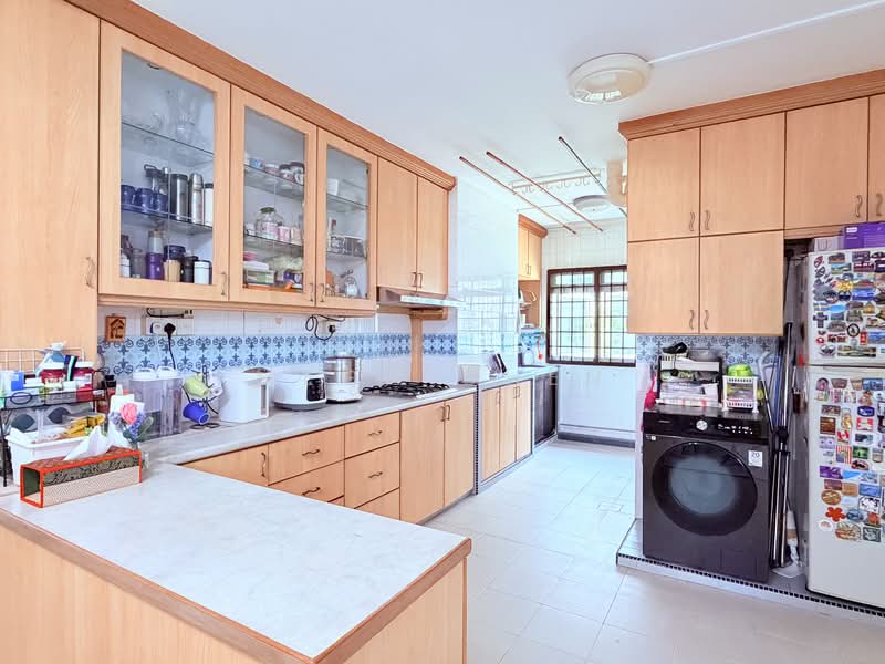 412 Pasir Ris Drive 6 HDB Flat For Sale at S$ 670,000 | PropertyGuru Singapore - Kitchen