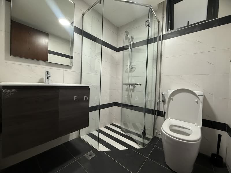 Symphony Suites, 11 Yishun Close, 4 Bedrooms, 1,023 sqft, Condominium For Rent, by Eden Tan, 500074556 - Bathroom - PropertyGuru.com.sg