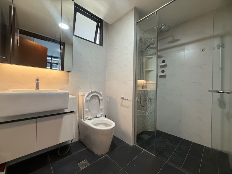 Symphony Suites, 11 Yishun Close, 4 Bedrooms, 1,023 sqft, Condominium For Rent, by Eden Tan, 500074556 - Bathroom - PropertyGuru.com.sg
