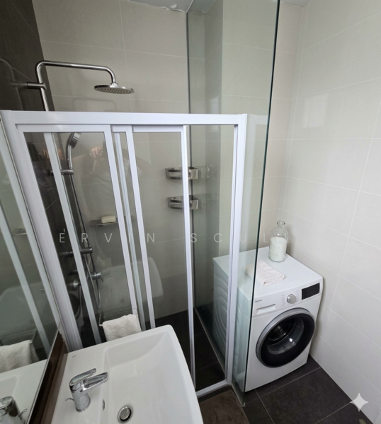Suites @ East Coast Condominium For Sale at S$ 748,000 | PropertyGuru Singapore - Concept Bathroom