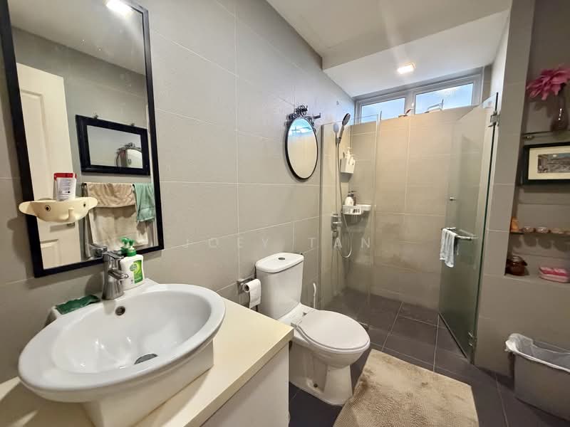 Loyang Valley Condominium For Sale at S$ 1,938,000 | PropertyGuru Singapore - Bathroom
