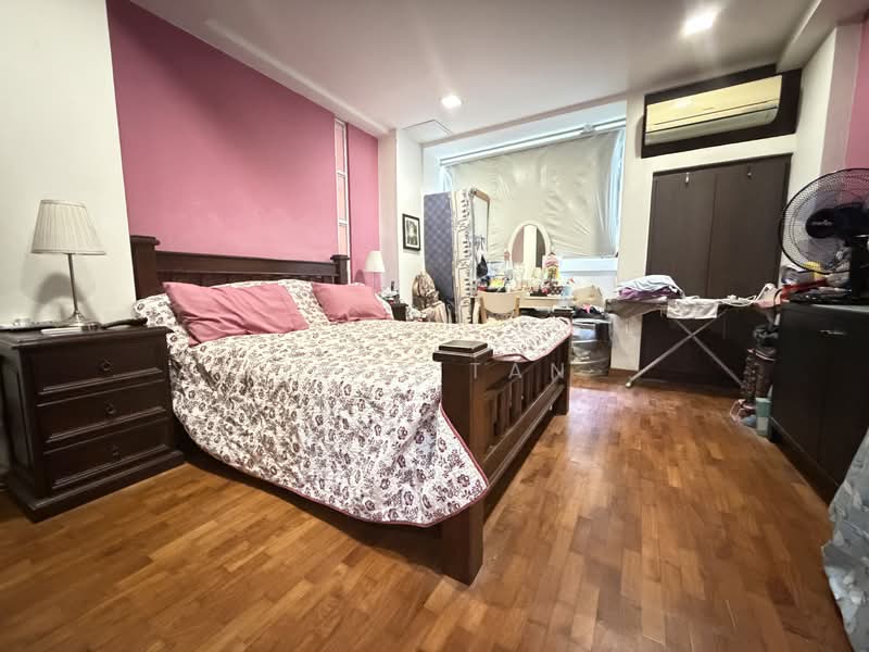 Loyang Valley Condominium For Sale at S$ 1,938,000 | PropertyGuru Singapore - Bedroom