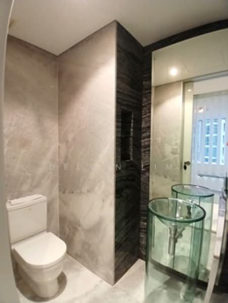 St. Regis Residences Singapore Apartment For Sale at S$ 5,250,000 | PropertyGuru Singapore - Bathroom