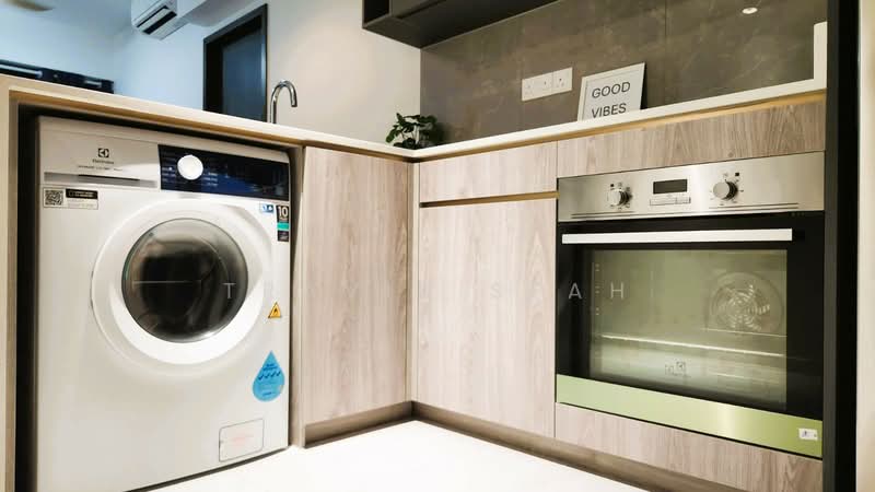 Riverfront Residences, 41 Hougang Avenue 7, 2 Bedrooms, 614 sqft, Condominium For Rent, by Travis Seah, 500074588 - Kitchen - PropertyGuru.com.sg