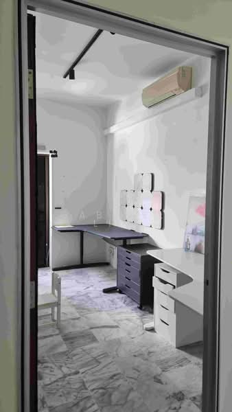 Lion Towers Apartment For Sale at S$ 3,900,000 | PropertyGuru Singapore - Study