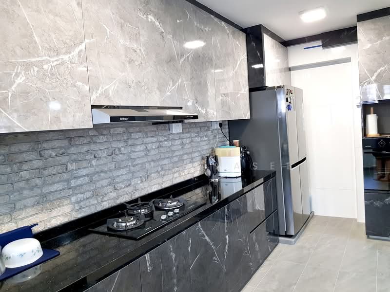 606B Tampines Street 61 HDB Flat For Sale at S$ 900,000 | PropertyGuru Singapore - Kitchen