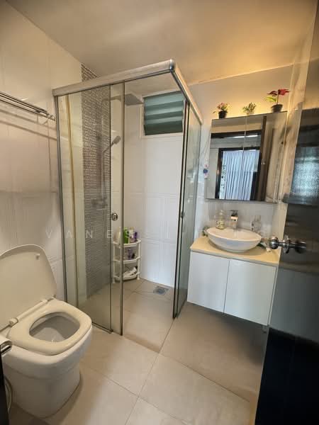 Park Green, 12 Rivervale Link, Room Rental, 150 sqft, Condominium For Rent, by Vanessa Ding, 500074620 - Bathroom - PropertyGuru.com.sg