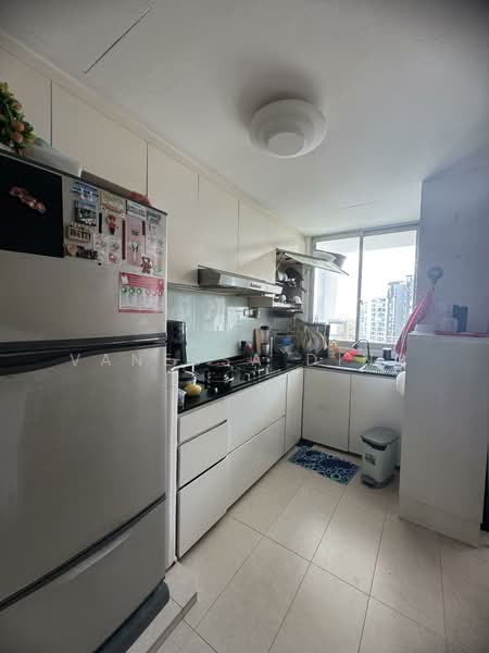 Park Green, 12 Rivervale Link, Room Rental, 150 sqft, Condominium For Rent, by Vanessa Ding, 500074620 - Kitchen - PropertyGuru.com.sg