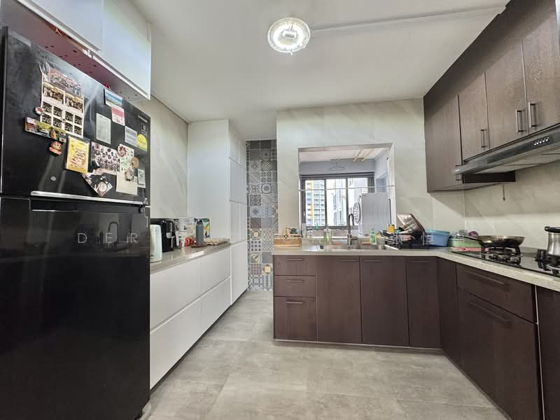 734 Jurong West Street 73 HDB Flat For Sale at S$ 630,000 | PropertyGuru Singapore - Kitchen