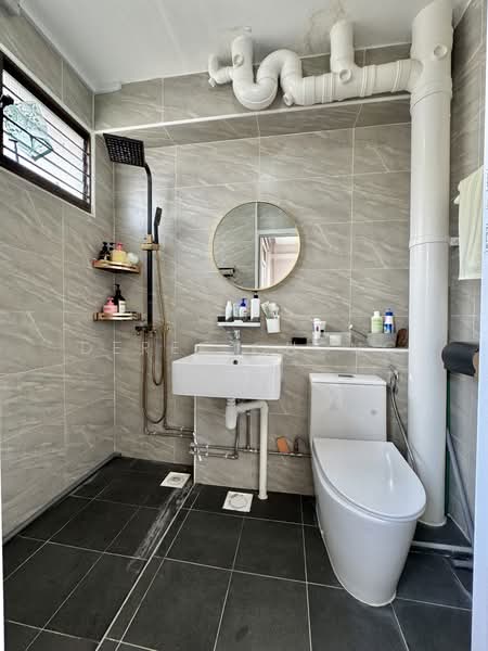 734 Jurong West Street 73 HDB Flat For Sale at S$ 630,000 | PropertyGuru Singapore - Bathroom