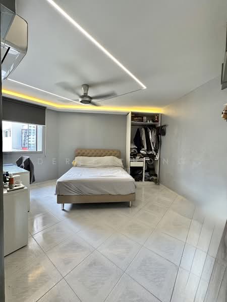 734 Jurong West Street 73 HDB Flat For Sale at S$ 630,000 | PropertyGuru Singapore - Bedroom