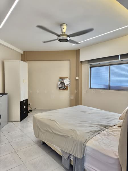 734 Jurong West Street 73 HDB Flat For Sale at S$ 630,000 | PropertyGuru Singapore - Bedroom