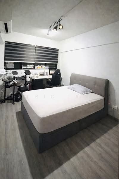 106 Bukit Batok Central HDB Flat For Sale at S$ 668,888 | PropertyGuru Singapore - Bedroom