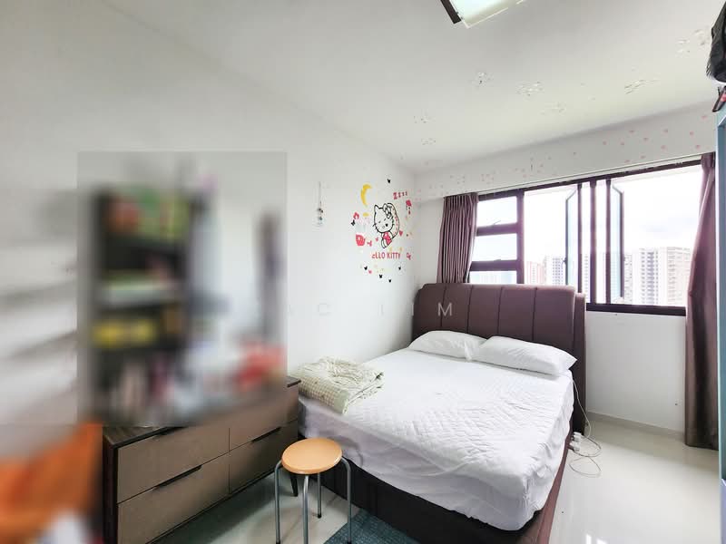 417A Fernvale Link HDB Flat For Sale at S$ 730,000 | PropertyGuru Singapore - Master Bedroom