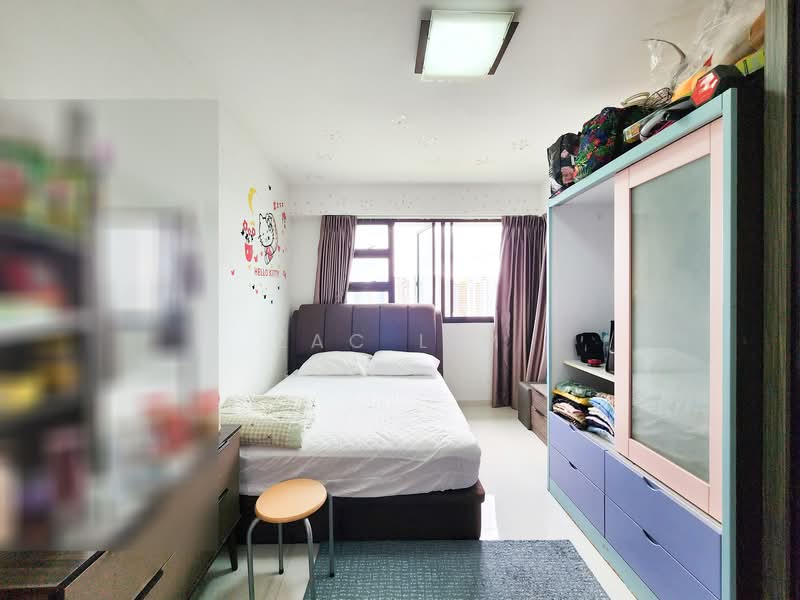 417A Fernvale Link HDB Flat For Sale at S$ 730,000 | PropertyGuru Singapore - Master Bedroom