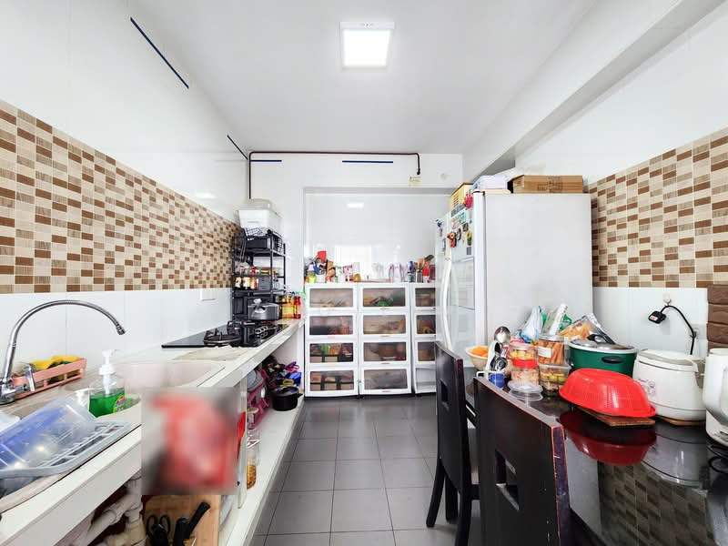 417A Fernvale Link HDB Flat For Sale at S$ 730,000 | PropertyGuru Singapore - Kitchen