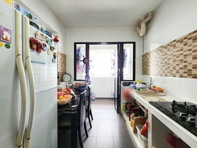 417A Fernvale Link HDB Flat For Sale at S$ 730,000 | PropertyGuru Singapore - Kitchen