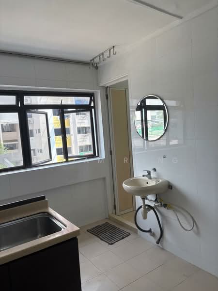 704 Yishun Avenue 5, 704 Yishun Avenue 5, 2 Bedrooms, 731 sqft, HDB Flat For Sale, by Miriam R. Ng, 500074652 - Bathroom - PropertyGuru.com.sg