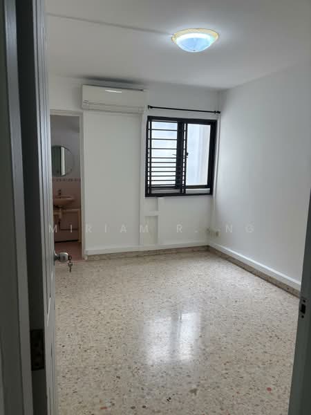 704 Yishun Avenue 5, 704 Yishun Avenue 5, 2 Bedrooms, 731 sqft, HDB Flat For Sale, by Miriam R. Ng, 500074652 - Interior - PropertyGuru.com.sg