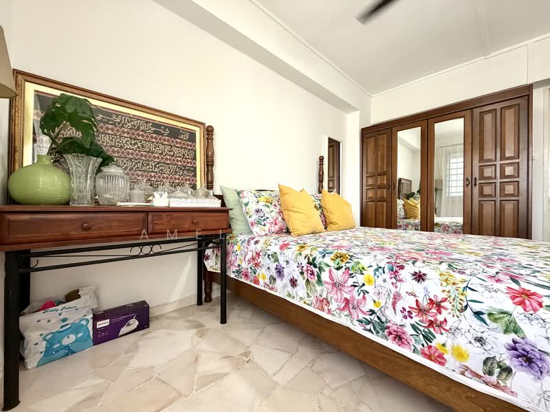 119 Pasir Ris Street 11 HDB Flat For Sale at S$ 780,000 | PropertyGuru Singapore - Bedroom