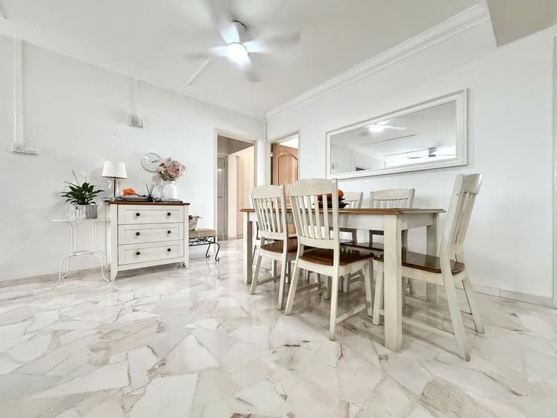 119 Pasir Ris Street 11 HDB Flat For Sale at S$ 780,000 | PropertyGuru Singapore - Dining Room