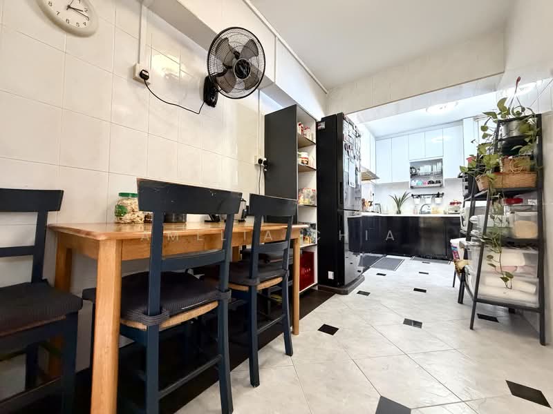 119 Pasir Ris Street 11 HDB Flat For Sale at S$ 780,000 | PropertyGuru Singapore - Kitchen