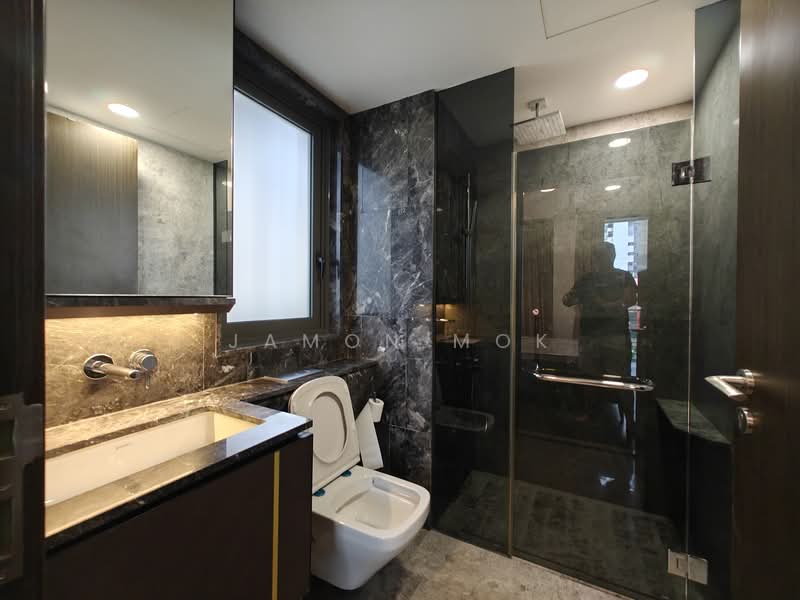 RV Altitude Condominium For Sale at S$ 1,788,000 | PropertyGuru Singapore - Bathroom