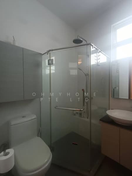 Goodlink Park Terraced House For Sale at S$ 4,000,000 | PropertyGuru Singapore - Bathroom