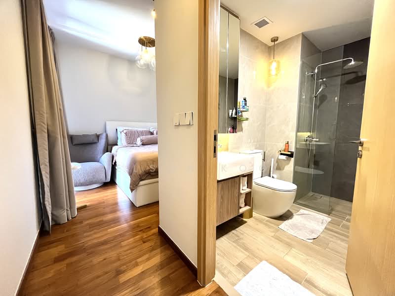 Urban Treasures Condominium For Sale at S$ 1,500,000 | PropertyGuru Singapore - Bedroom