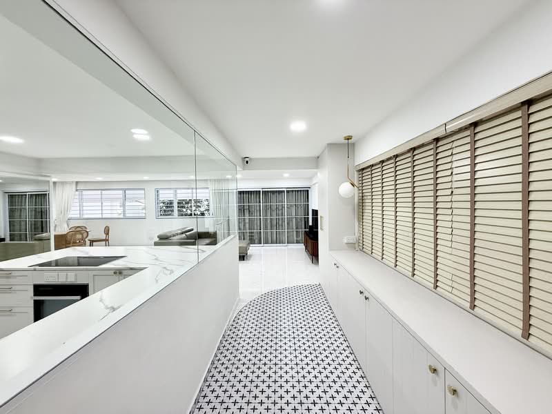 121 Mcnair Road HDB Flat For Sale at S$ 1,100,000 | PropertyGuru Singapore - Kitchen