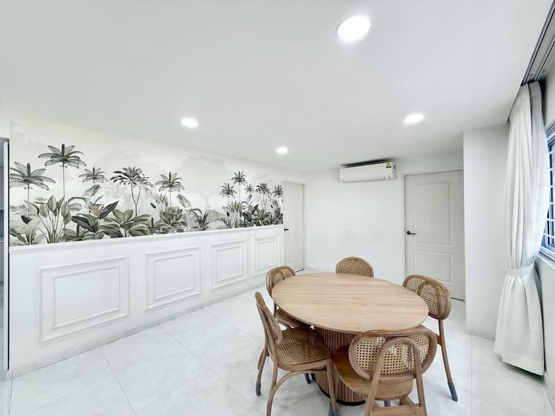 121 Mcnair Road HDB Flat For Sale at S$ 1,100,000 | PropertyGuru Singapore - Dining Room