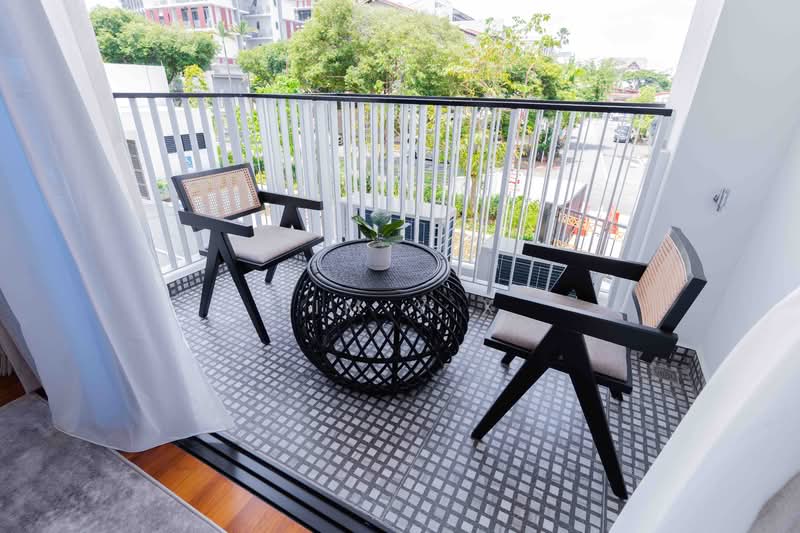 Kovan Jewel Condominium For Sale at S$ 1,633,000 | PropertyGuru Singapore - Balcony