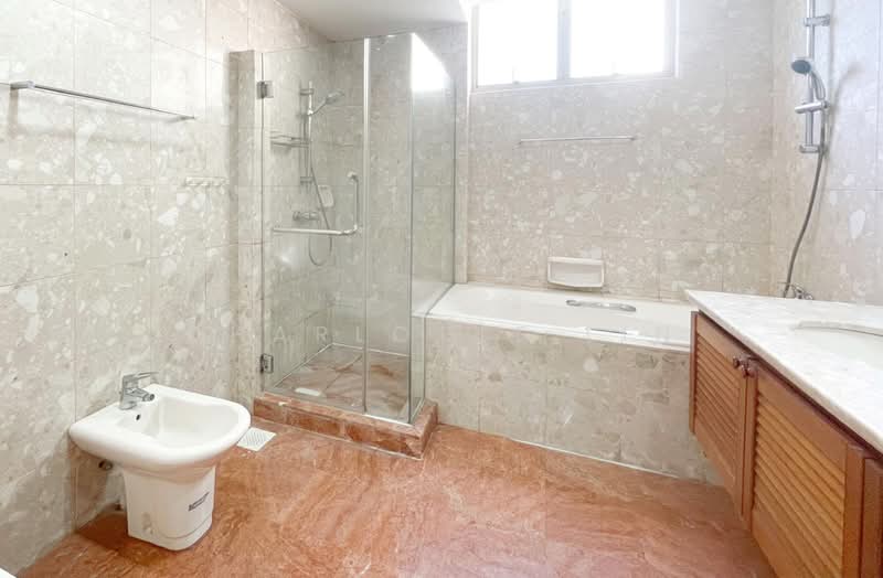 The Blossomvale, 900 Dunearn Road, Room Rental, 200 sqft, Condominium For Rent, by Charlotte Lin, 500074716 - Bathroom - PropertyGuru.com.sg