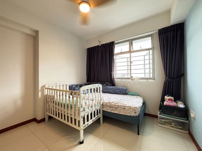 140B Corporation Drive HDB Flat For Sale at S$ 660,000 | PropertyGuru Singapore - Bedroom