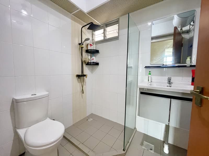 107C Canberra Street HDB Flat For Sale at S$ 668,000 | PropertyGuru Singapore - Bathroom