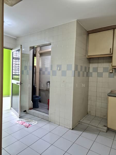 231 Bishan Street 23 HDB Flat For Sale at S$ 1,290,000 | PropertyGuru Singapore - Kitchen