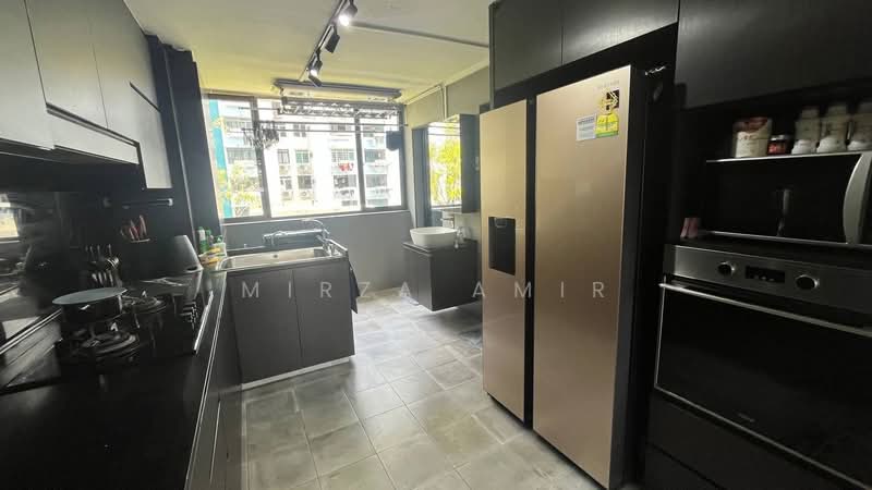 501 Bedok North Street 3 HDB Flat For Sale at S$ 420,000 | PropertyGuru Singapore - Kitchen