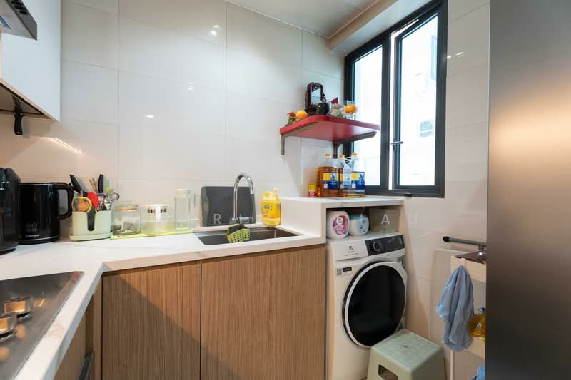 CHEAP | 3 Bedder located at Pasir Ris Drive 1! Belysa Executive Condominium For Sale at S$ 1,198,000 | PropertyGuru Singapore - Kitchen