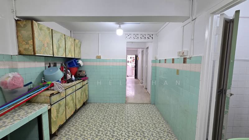 63 Kallang Bahru HDB Flat For Sale at S$ 428,000 | PropertyGuru Singapore - Kitchen