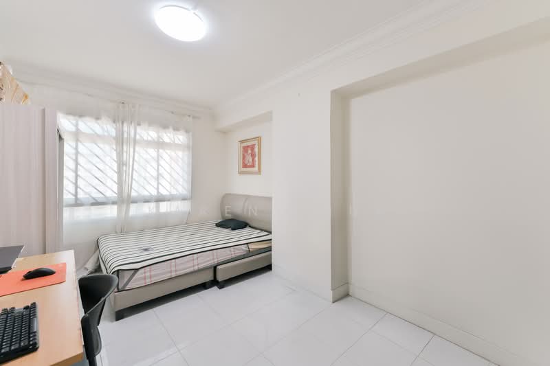 231 Pasir Ris Drive 4 HDB Flat For Sale at S$ 739,000 | PropertyGuru Singapore - Bedroom